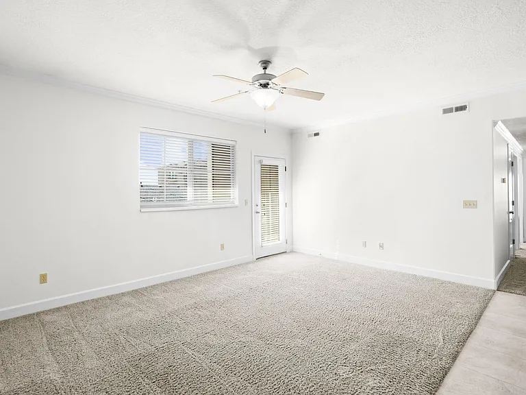 947 W 1010th St N #406 — Photo 21
