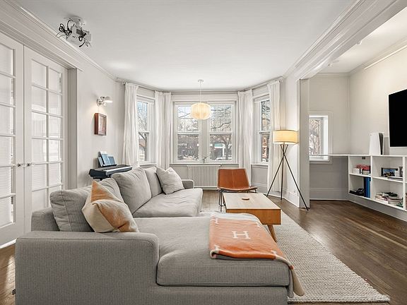 3rd image of 1407 Beacon St APT 4