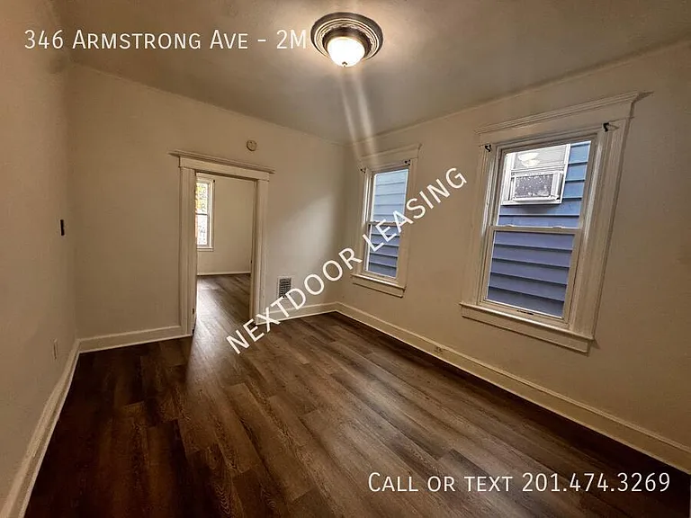 346 Armstrong Ave #2M — Photo 5