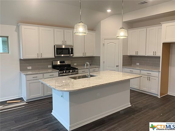 2nd image of 250 Short Leaf Dr
