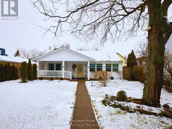 662 Lakeshore Rd, Fort Erie, ON L2A 1B9