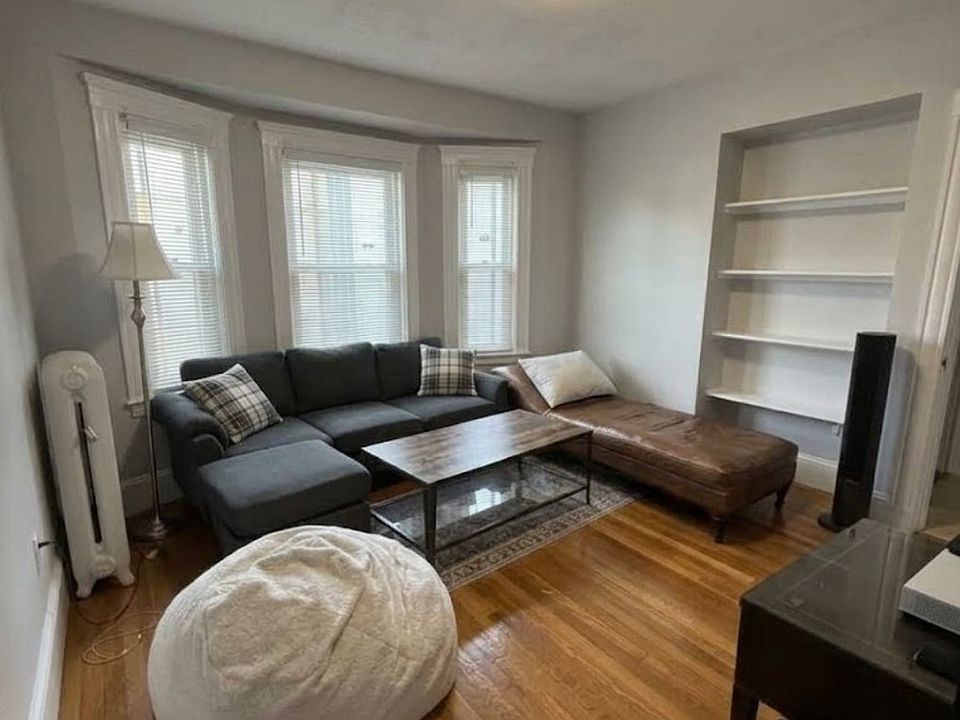 1st image of 256 Main St #2A