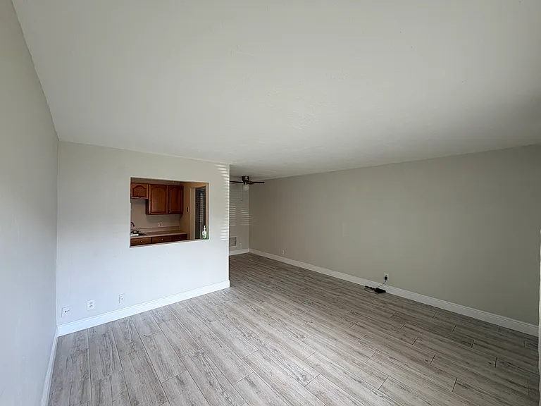 2960 Cynthia Ln — Photo 7