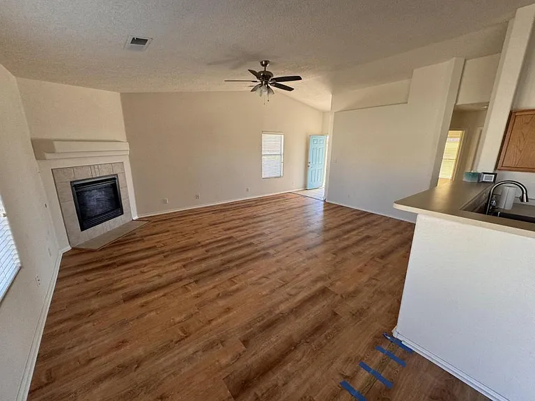 5009 Woodhaven Dr NE — Photo 2
