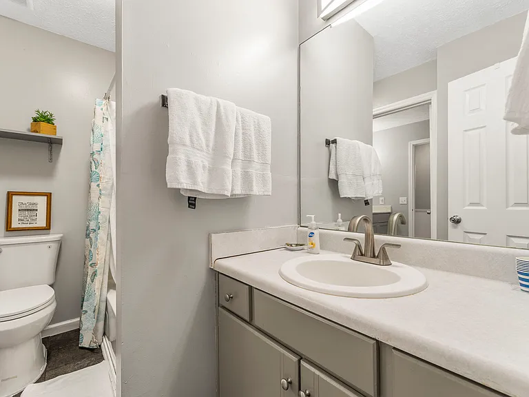 4027 Dolphin Dr #4023 — Photo 18