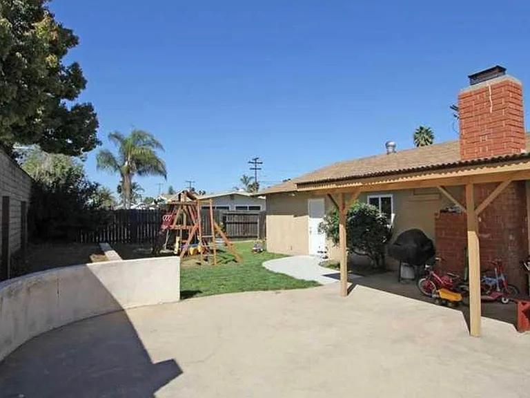 13302 Powers Rd — Photo 2