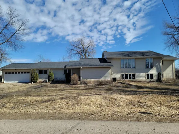 7041 Halstead Dr, Mound, MN 55364