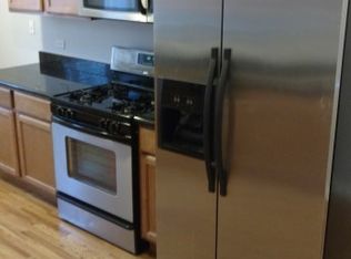 329 E 57th St, Chicago, IL 60637
