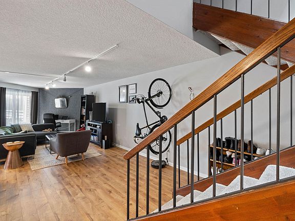 3rd image of 1372 Carling Dr APT 207
