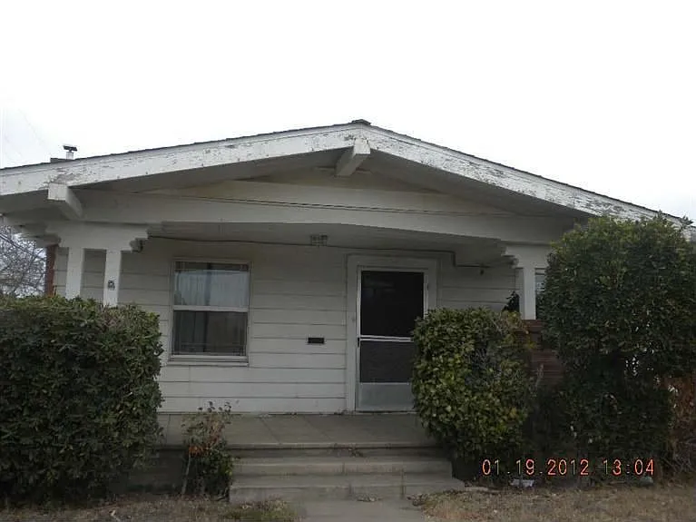 204 Laurel Ave photo 1