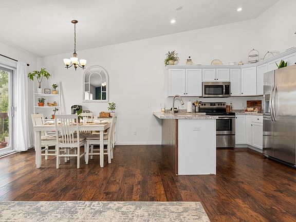 3rd image of 166 White Tail Dr