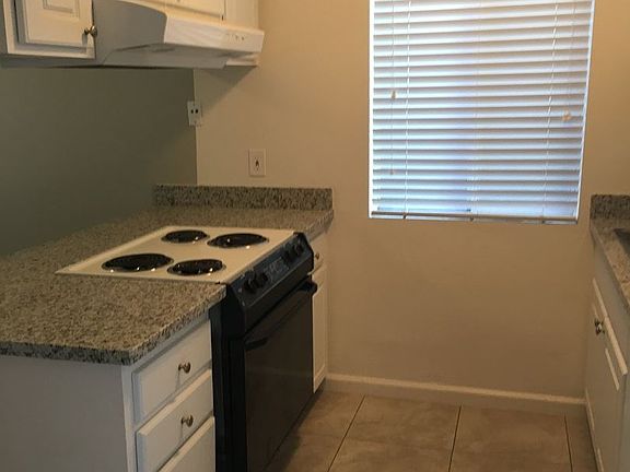 4th image of 615 24th St APT 01