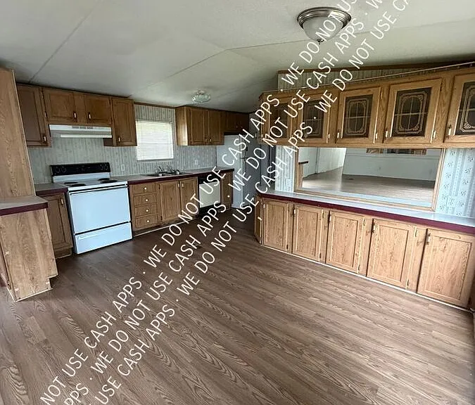 102 Hornet Ln — Photo 3