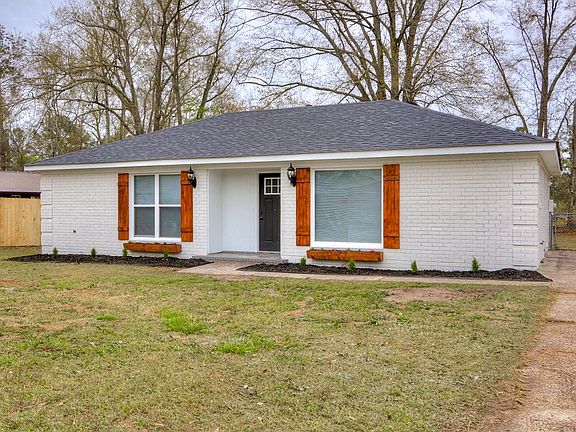 2nd image of 2804 Cimarron Way