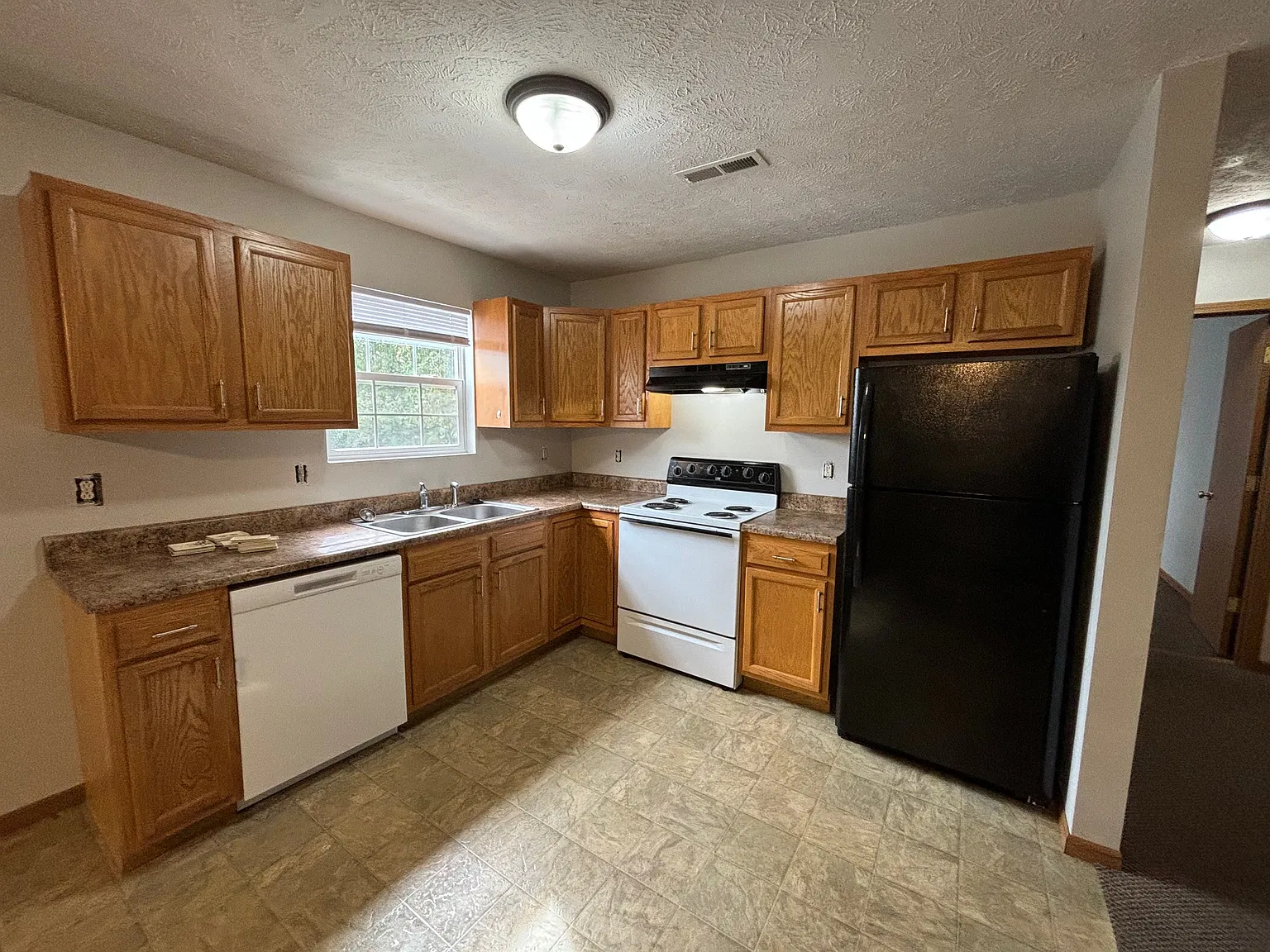2 bed, 945 sqft, $850 — Photo 3