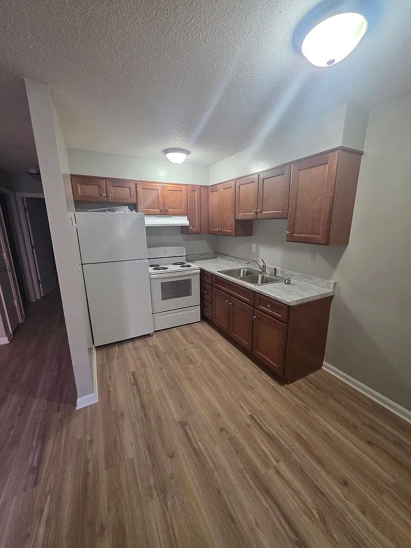 1400 W. Academy Street Apt #4 — Photo 3