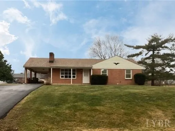 1030 Woodhaven Dr, Bedford, VA 24523