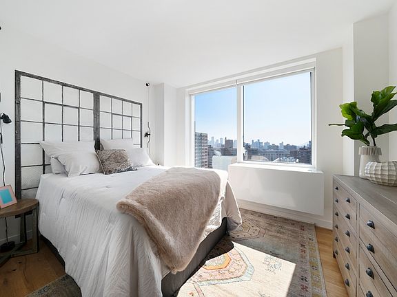 4th image of 180 Broome St APT 1904