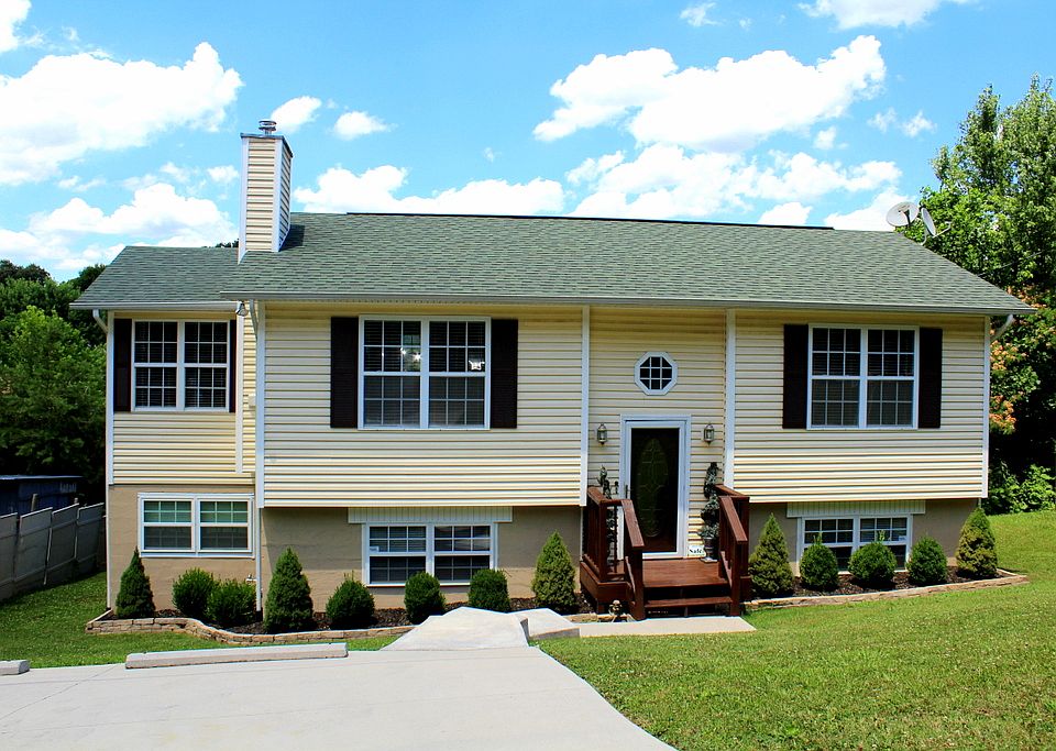 1st image of 4020 Larigo Dr