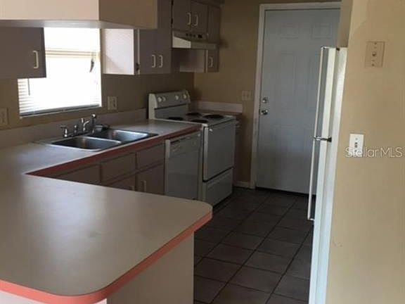 3rd image of 945 Fox Lake Dr