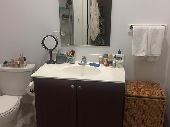 4th image of 3301 Henry Ave #415