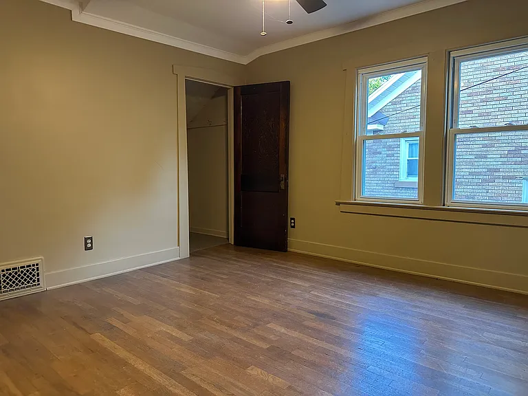 12 Valley Ave SW — Photo 7