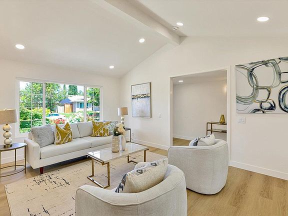 4th image of 104 Cherry Blossom Dr