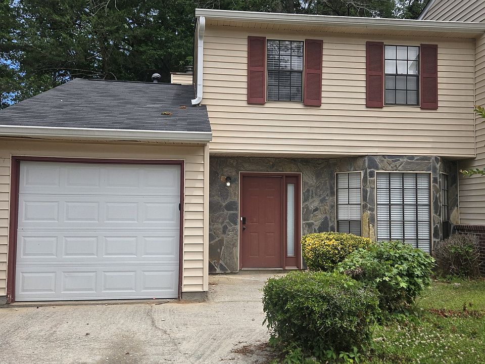 1st image of 1004 Pine Tree Trl
