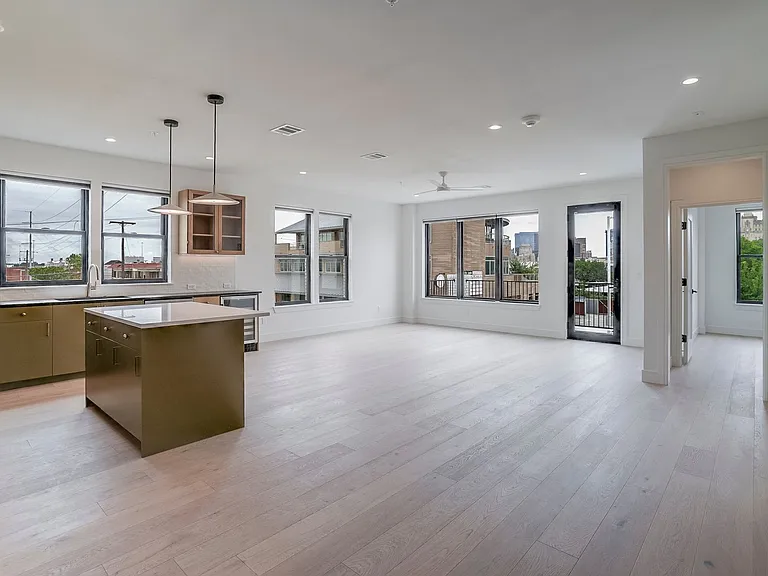 309 W Daggett Ave — Photo 19