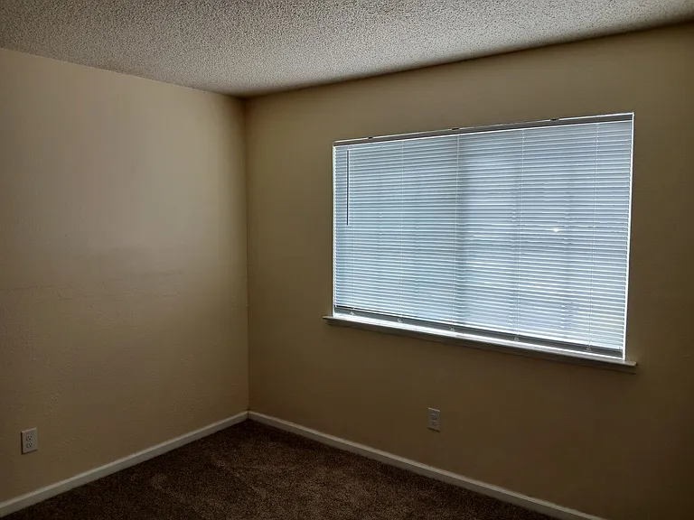 400 Mokelumne Dr — Photo 24