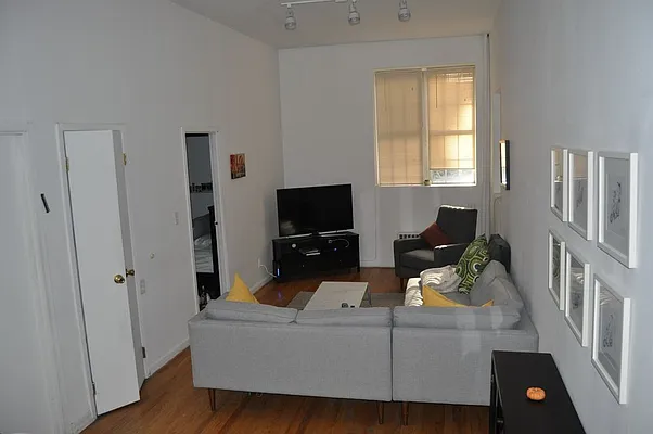 Rented by Sky Management | media 18