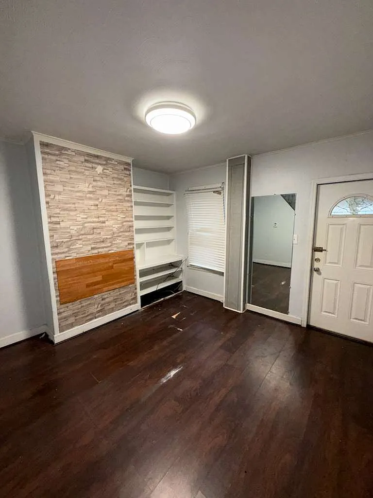 27 Hewitt Street — Photo 1