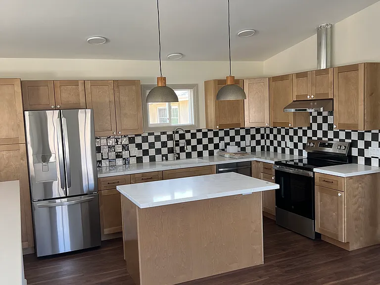 136 Magnolia St #B — Photo 1
