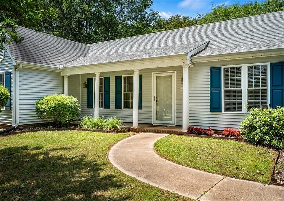 1st image of 107 Juniper Dr