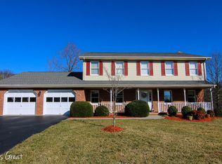 206 Wyndermere Dr, Troutville, VA 24175