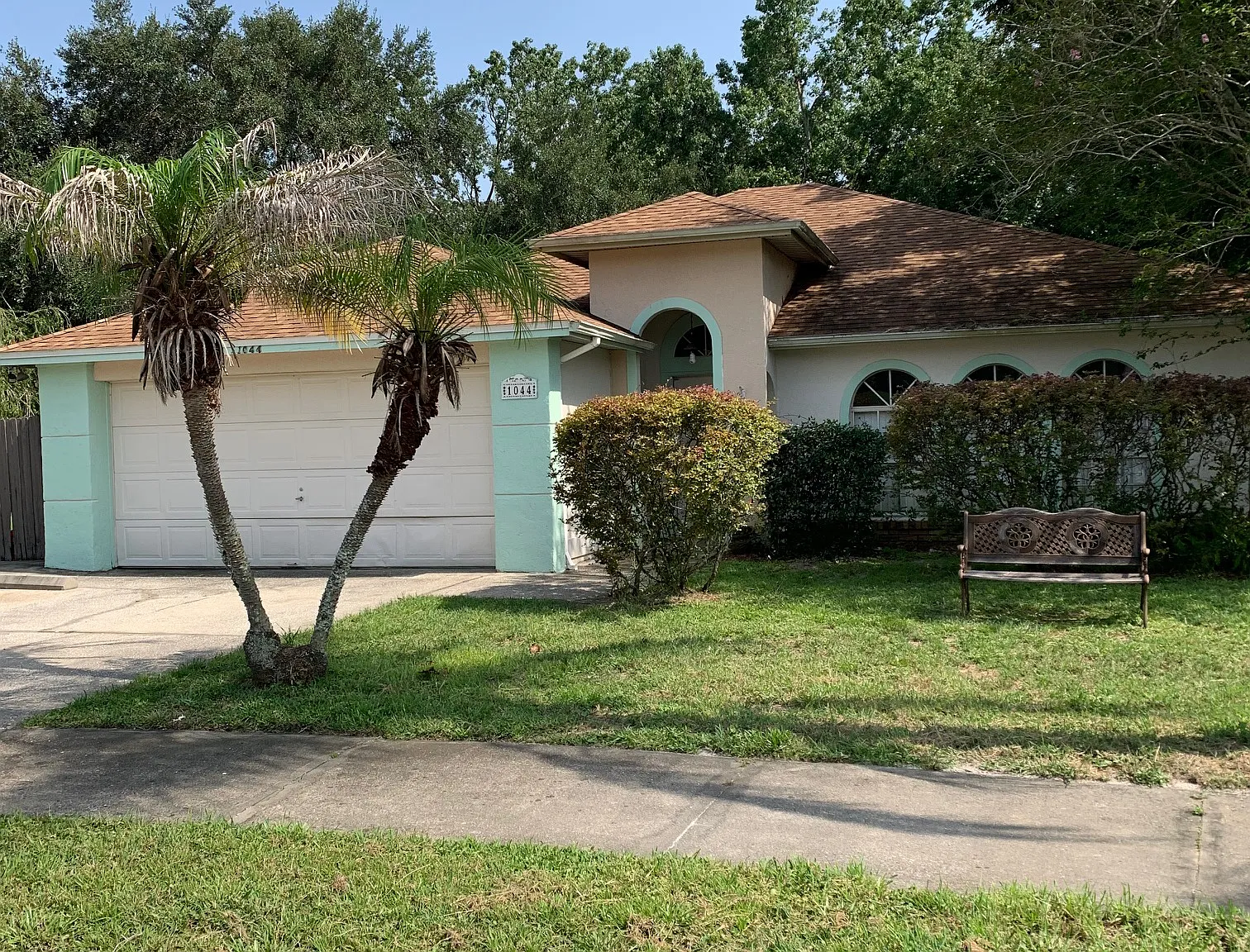 4 bed, 2474 sqft, $2,600 — Photo 1