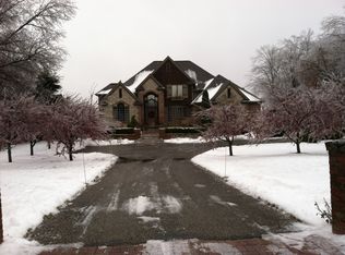 5146 Lost Hickory Ct, Clarkston, MI 48348