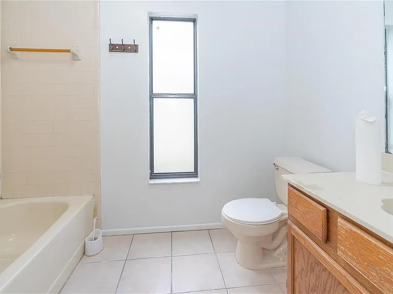 660 Holbrook Cir — Photo 10