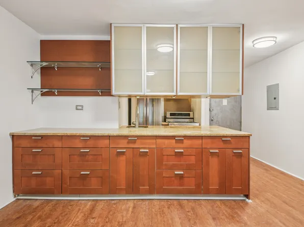 209 East 56th Street image 6 of 14