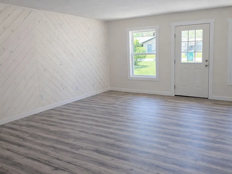 237 Saratoga Dr — Photo 9