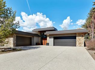 112 Westbrook Dr NW, Edmonton, AB T6J 2E1