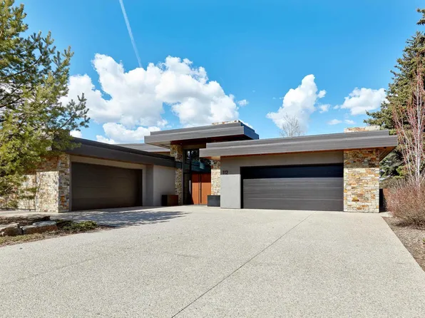 112 Westbrook Dr NW, Edmonton, AB T6J 2E1