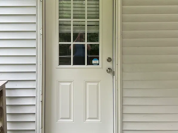 12 Boyden Rd #B, Pelham, MA 01002