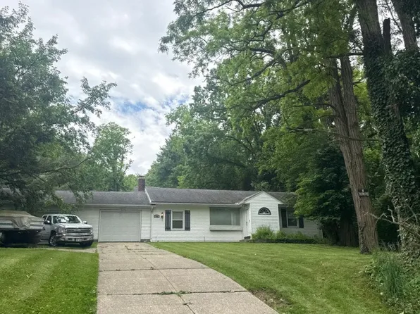 994 Farr Rd, Akron, OH 44319