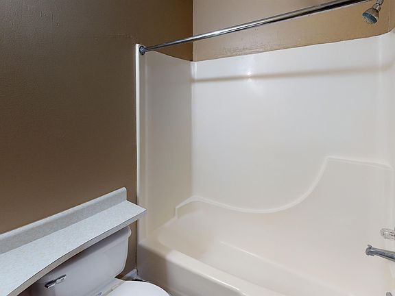 2nd image of 3220 W 13th St APT 1