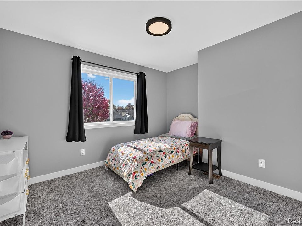55 Old Carriage Ln, photo 22