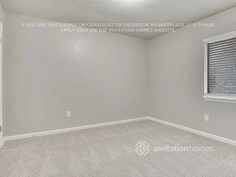 1728 W Austin Rd — Photo 13