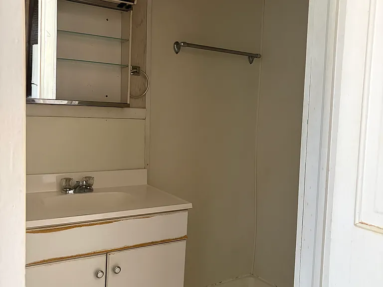 105 S Forest Ave #3 — Photo 4