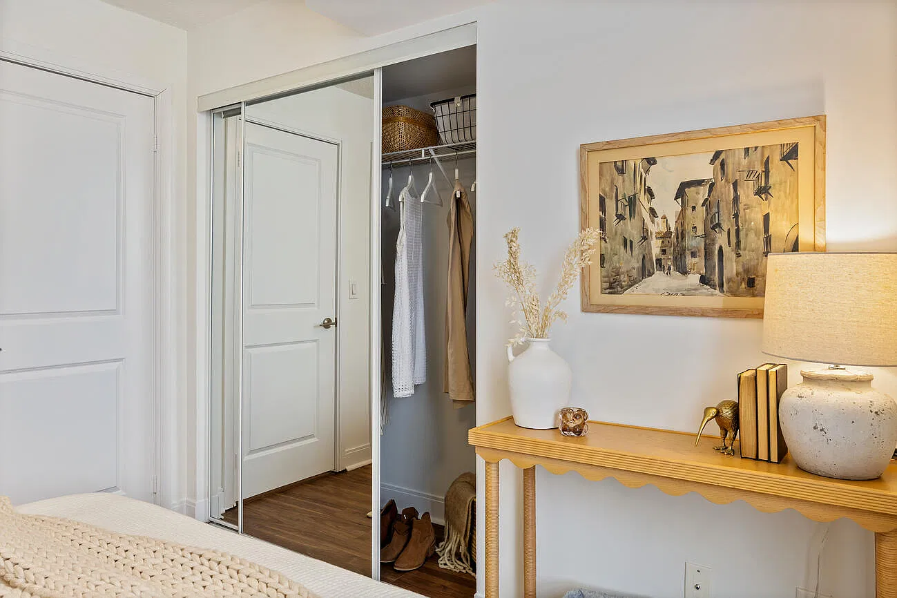 2 bed, 815 sqft, $3,150 — Photo 1