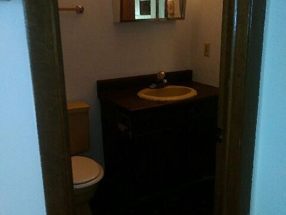 5th image of 1045 Greenwood Ct APT 1